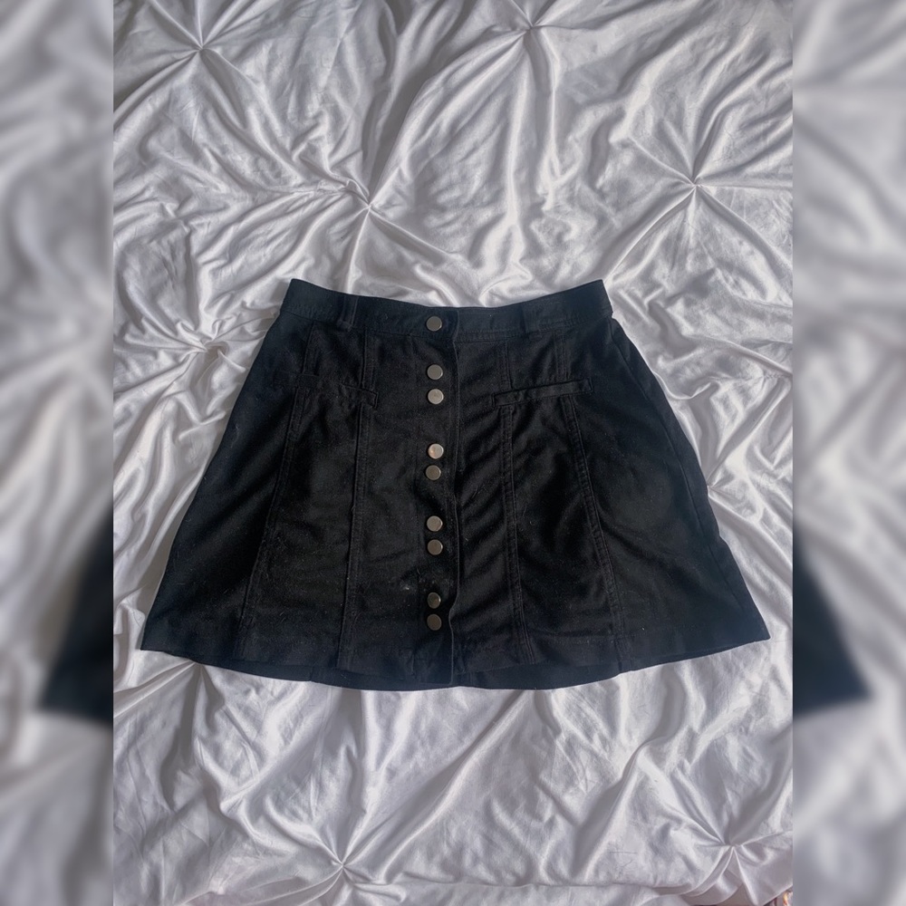 ZARA SILVER BUTTON SKIRT